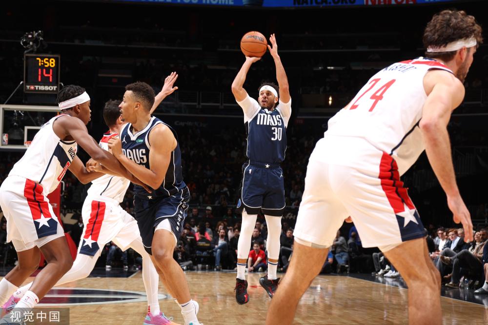 但背后却藏 但背后却藏